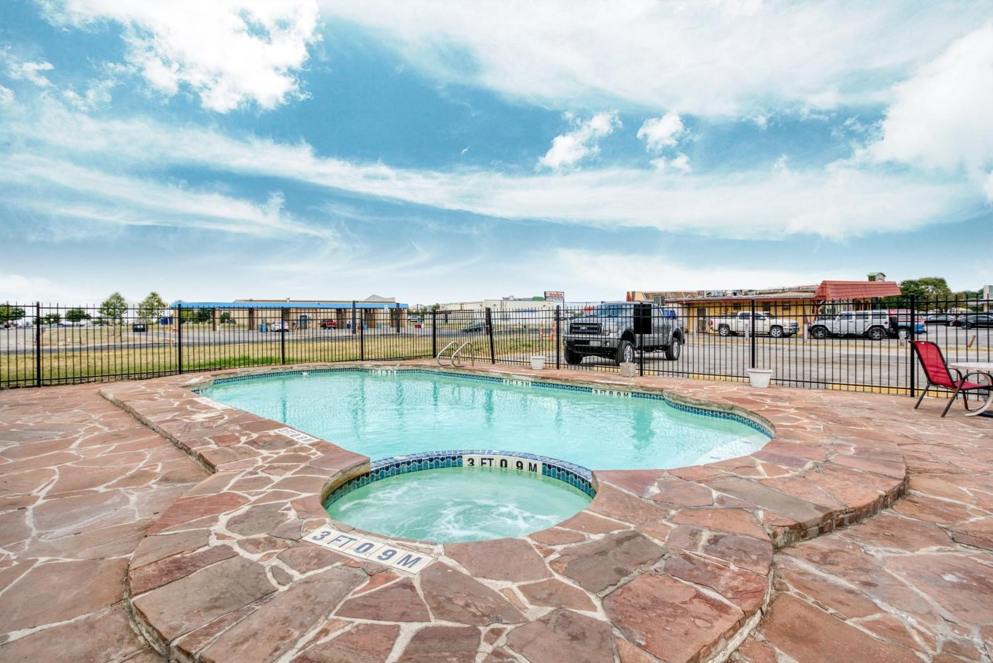 Oyo Hotel San Antonio Lackland Air Force Base West المظهر الخارجي الصورة